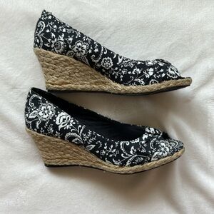 LifeStride peep toe wedges. Black/white with rope detail. 3” heel. Never worn!